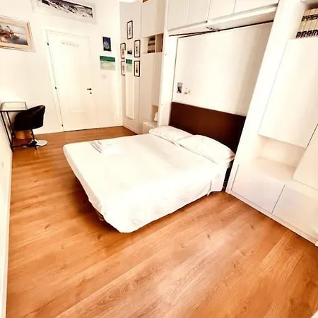 Апартаменты Greta's House , Centre