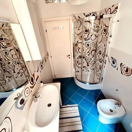 Апартаменты Greta's House , Centre *