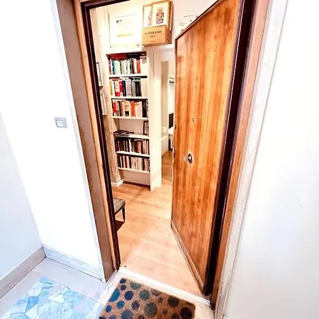 Greta's House , Centre Apartment