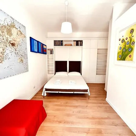 Greta's House , Centre